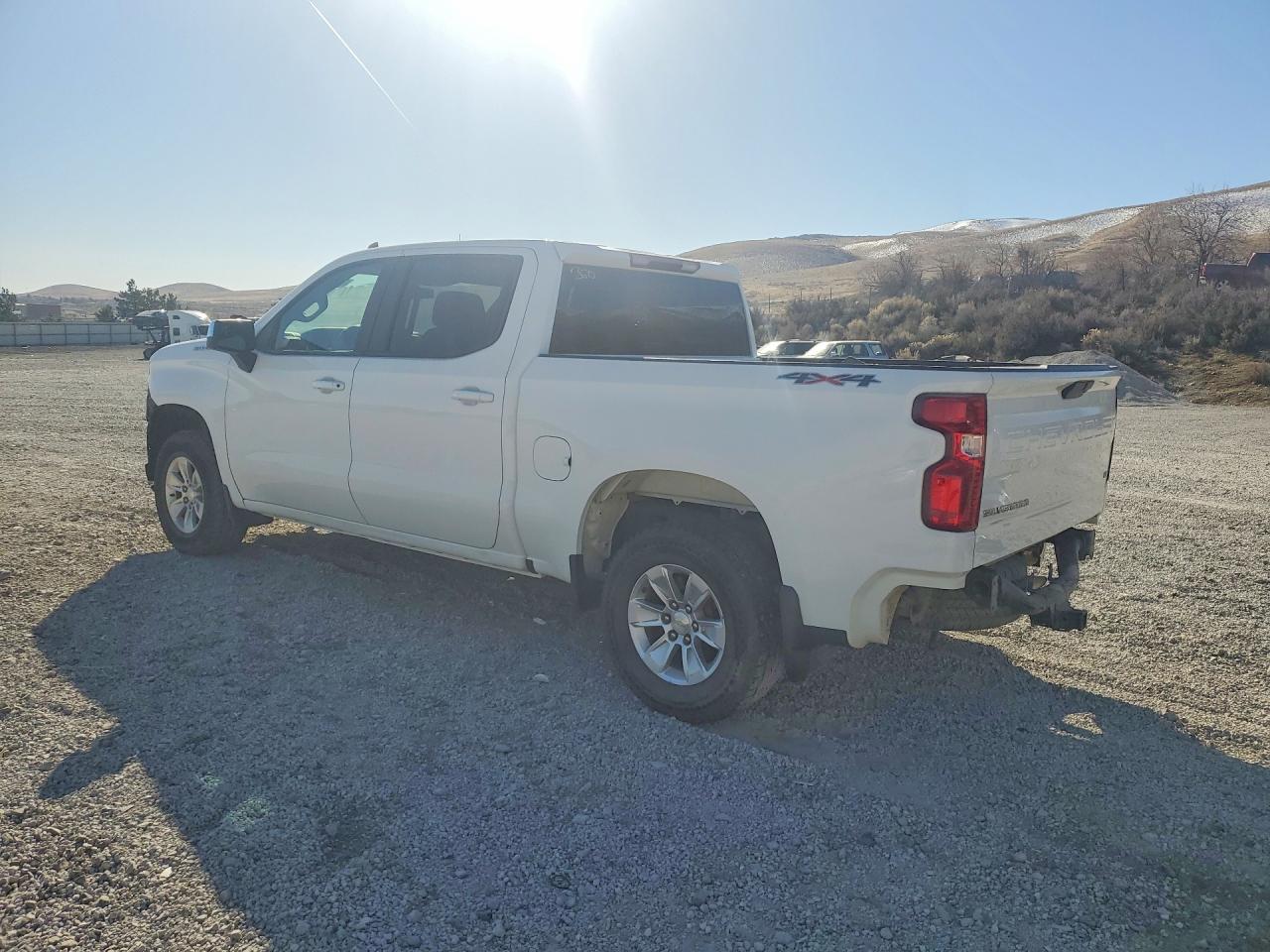 2021 CHEVROLET SILVERADO K1500 LT photo 2