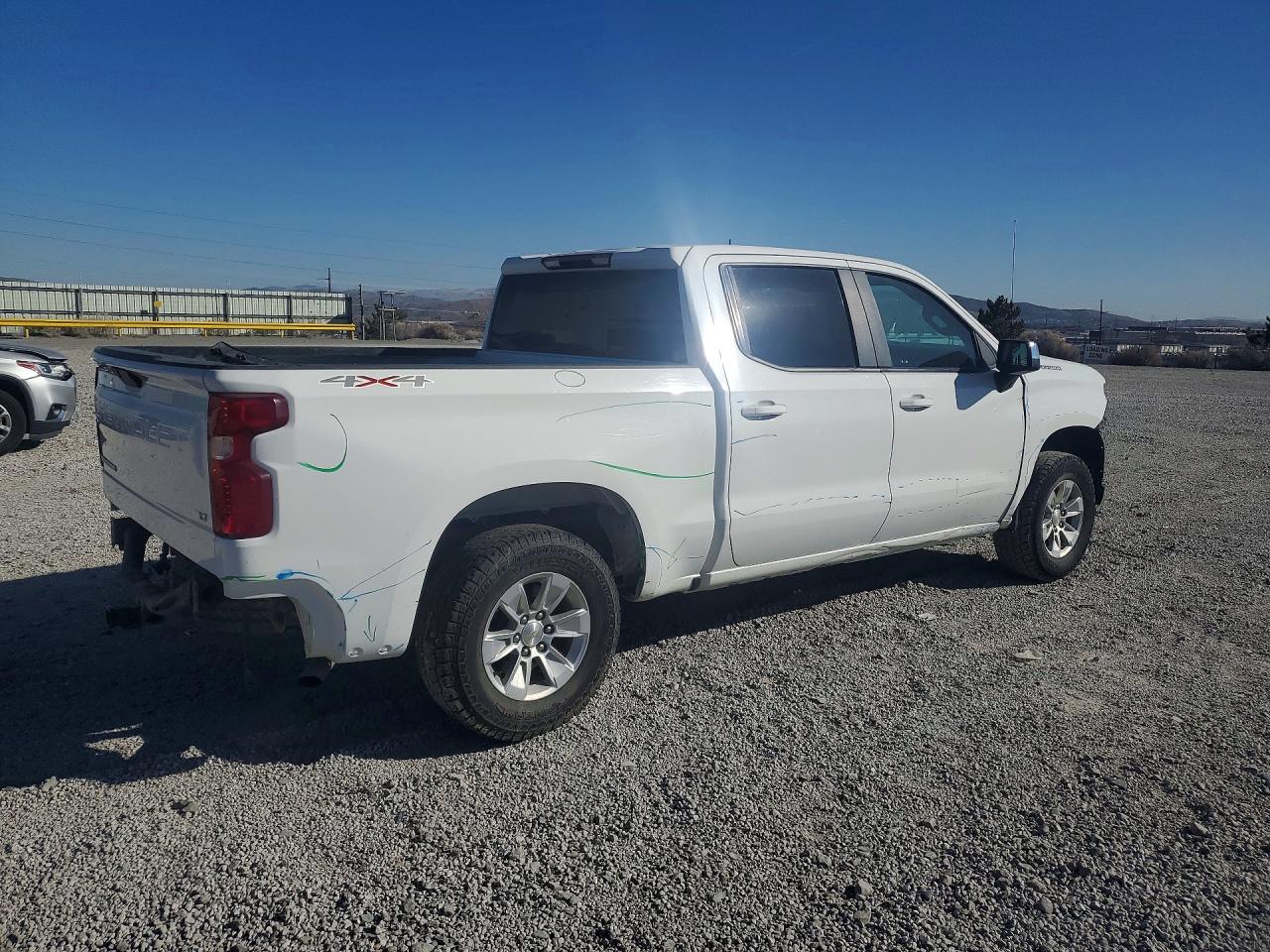 2021 CHEVROLET SILVERADO K1500 LT photo 3