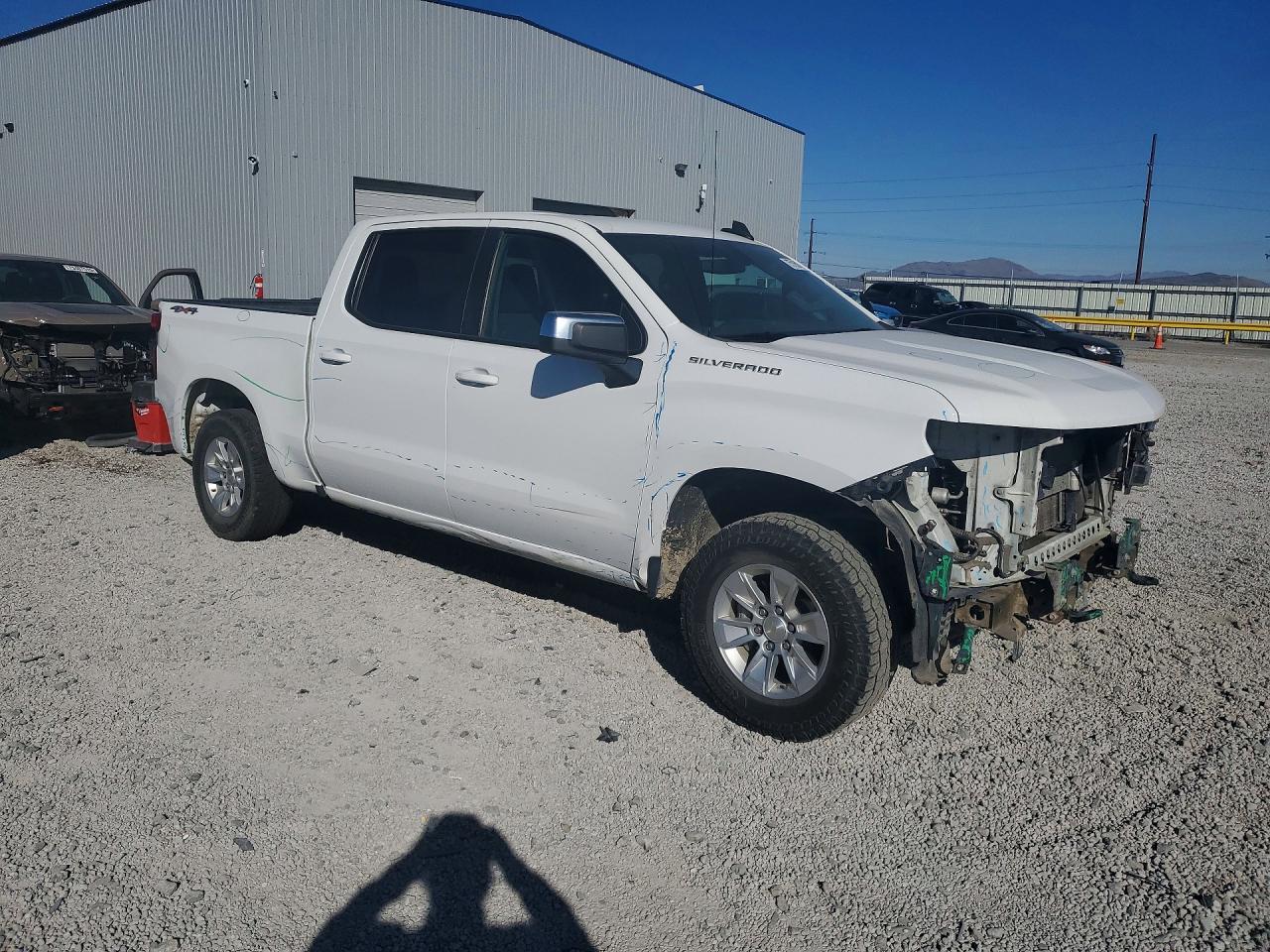 2021 CHEVROLET SILVERADO K1500 LT photo 4