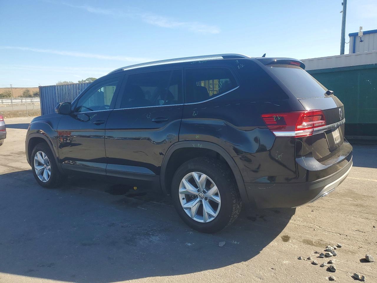 2018 VOLKSWAGEN ATLAS S photo 3