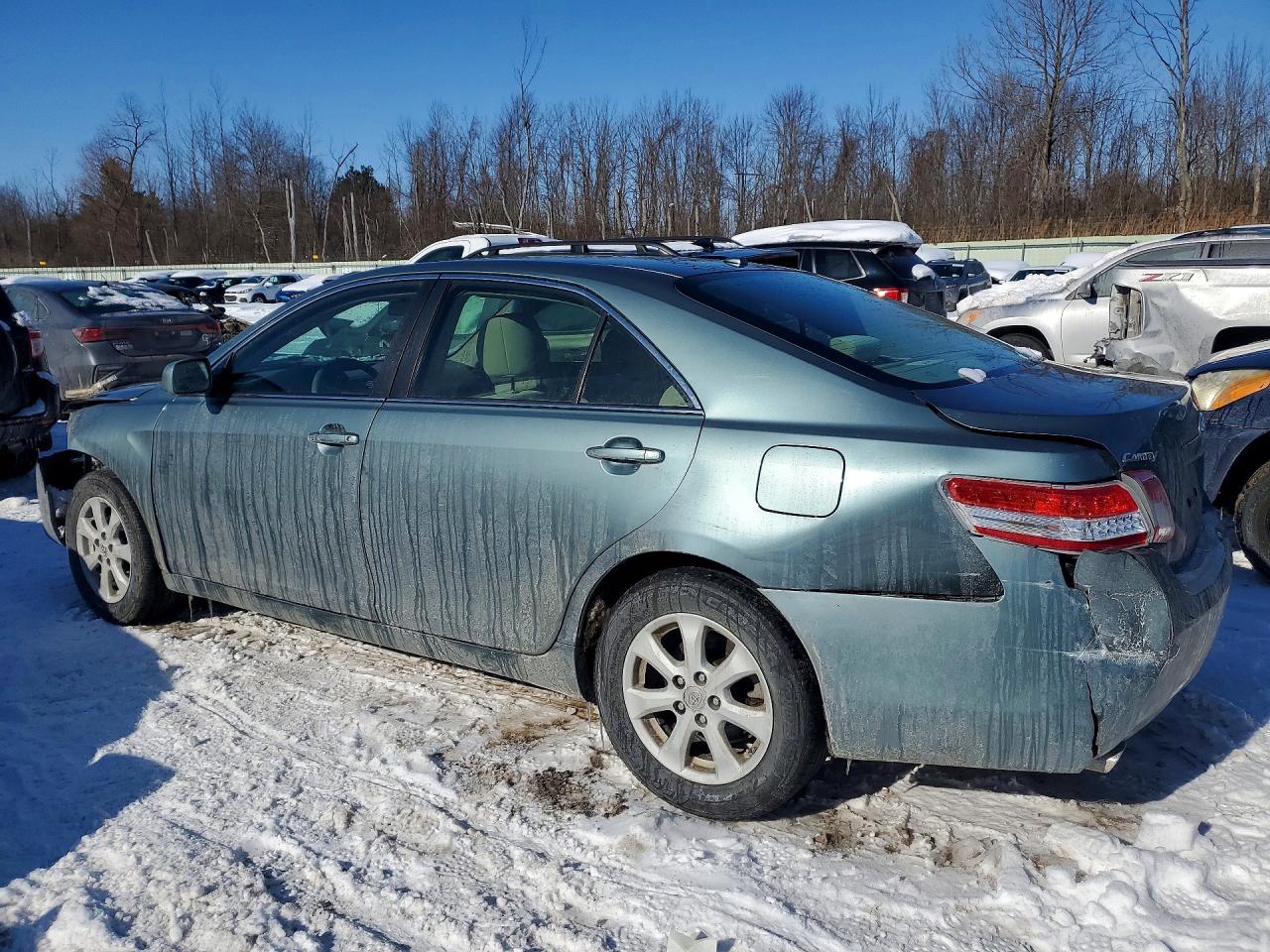 2010 TOYOTA CAMRY LE V6 photo 4