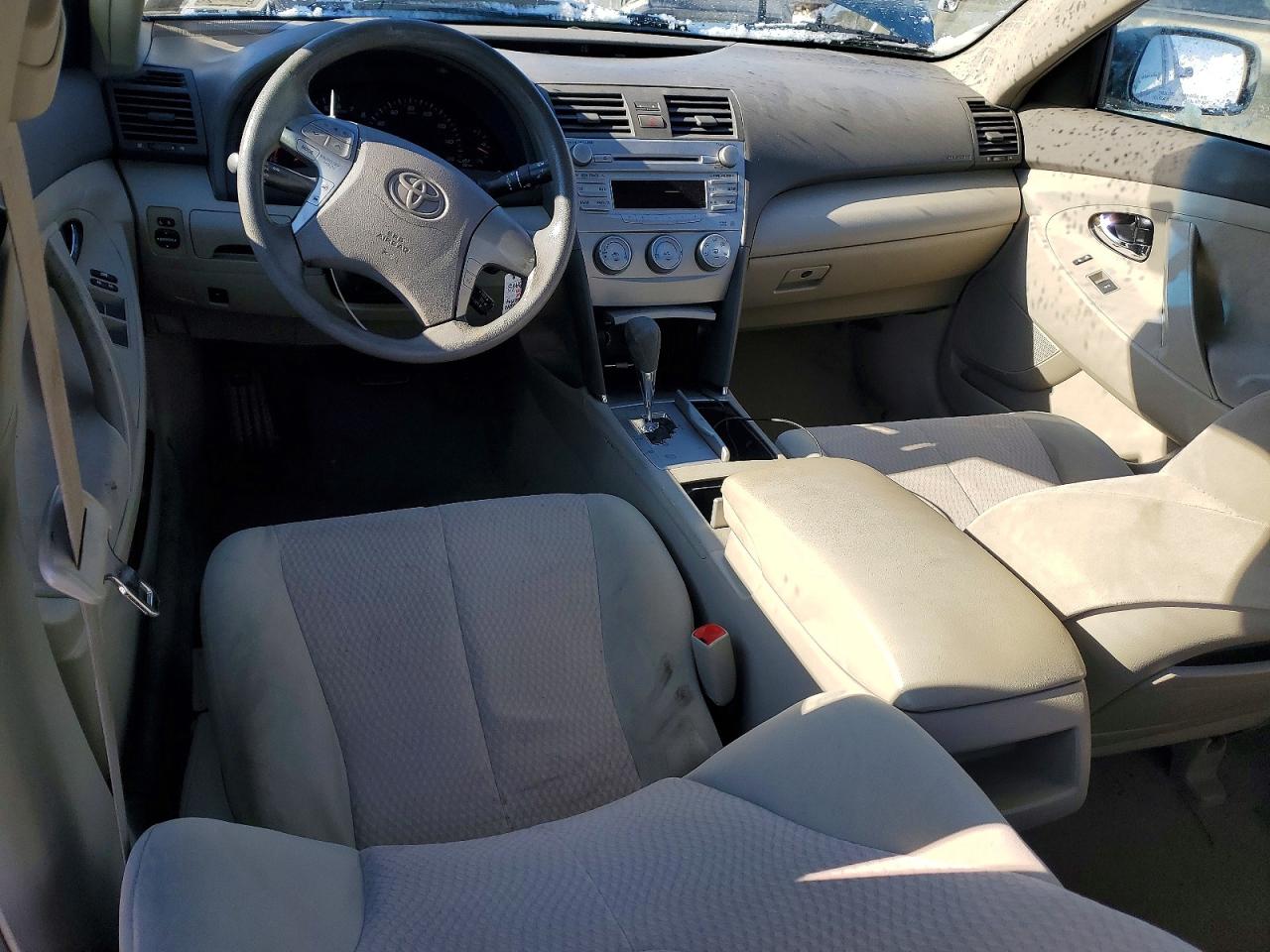 2010 TOYOTA CAMRY LE V6 photo 22