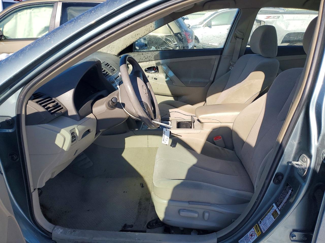 2010 TOYOTA CAMRY LE V6 photo 19
