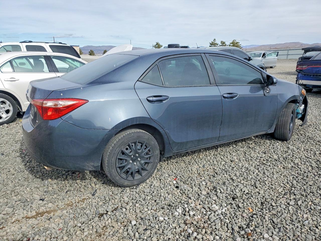 2018 TOYOTA COROLLA L photo 5