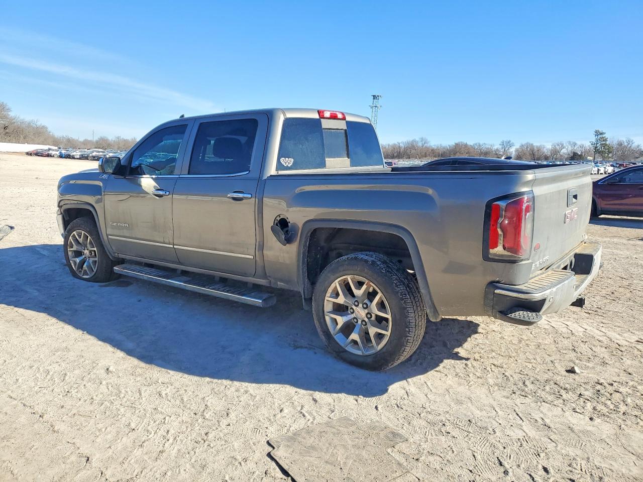 2017 GMC SIERRA K1500 SLT photo 2