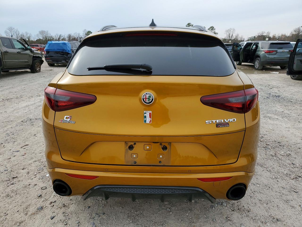 2022 ALFA ROMEO STELVIO TI photo 6