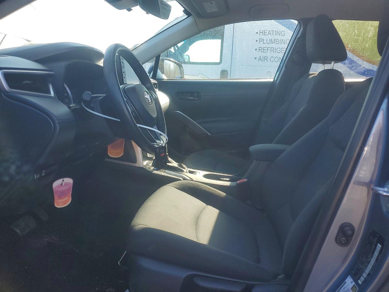 2022 TOYOTA COROLLA CROSS LE photo 19