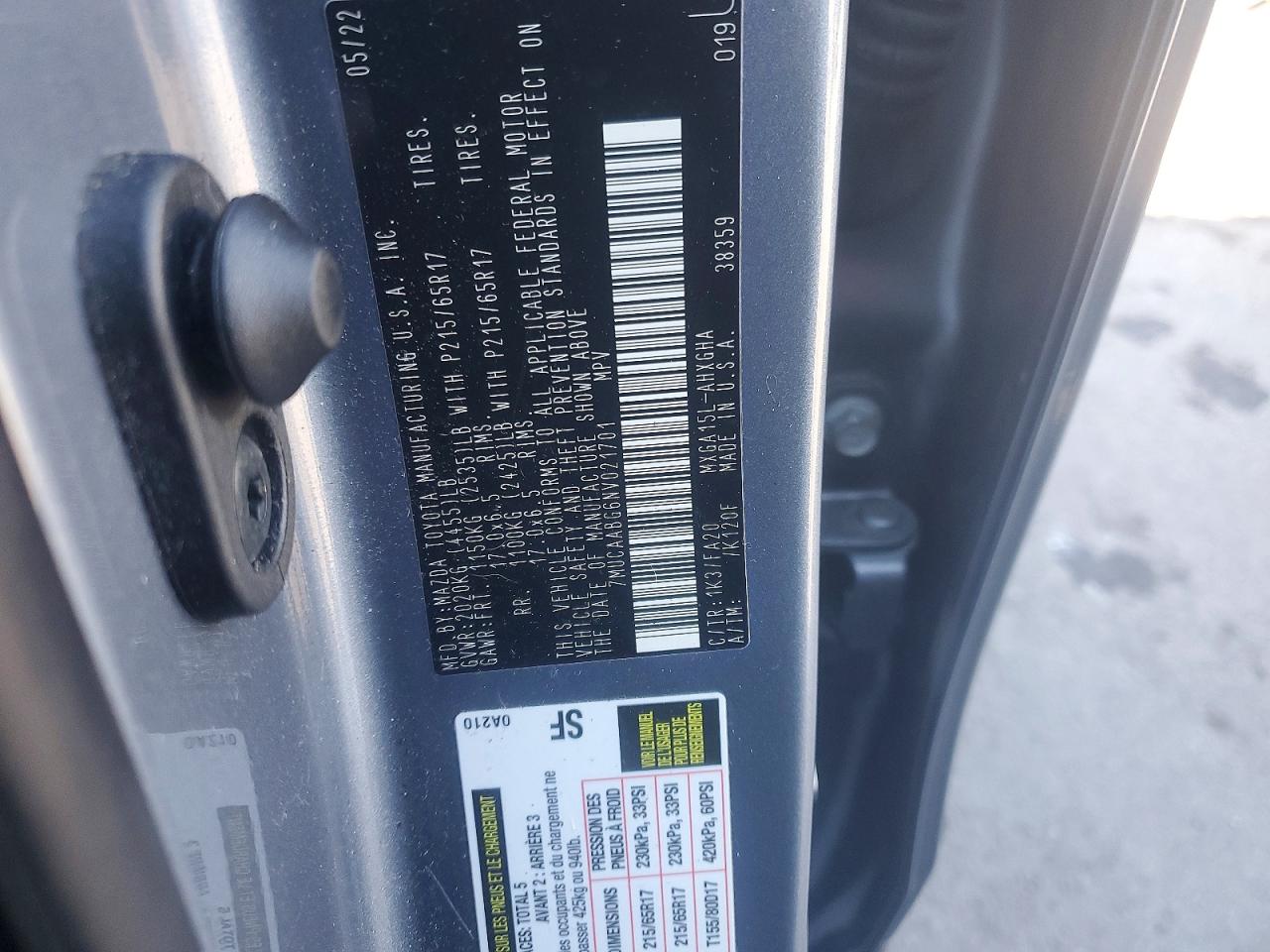 2022 TOYOTA COROLLA CROSS LE photo 40
