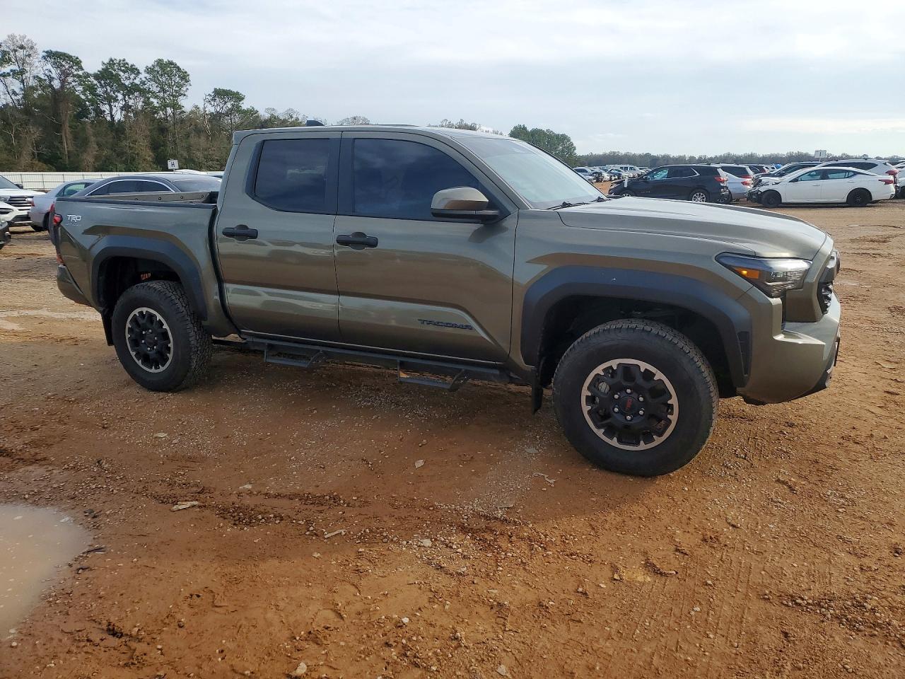 2024 TOYOTA TACOMA DOUBLE CAB photo 10