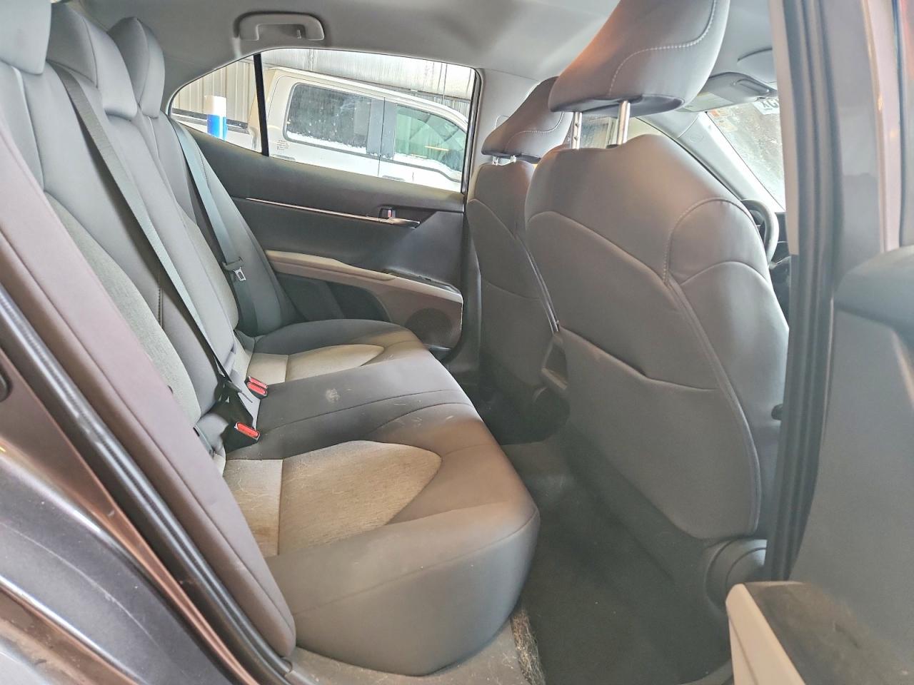 2022 TOYOTA CAMRY LE photo 10