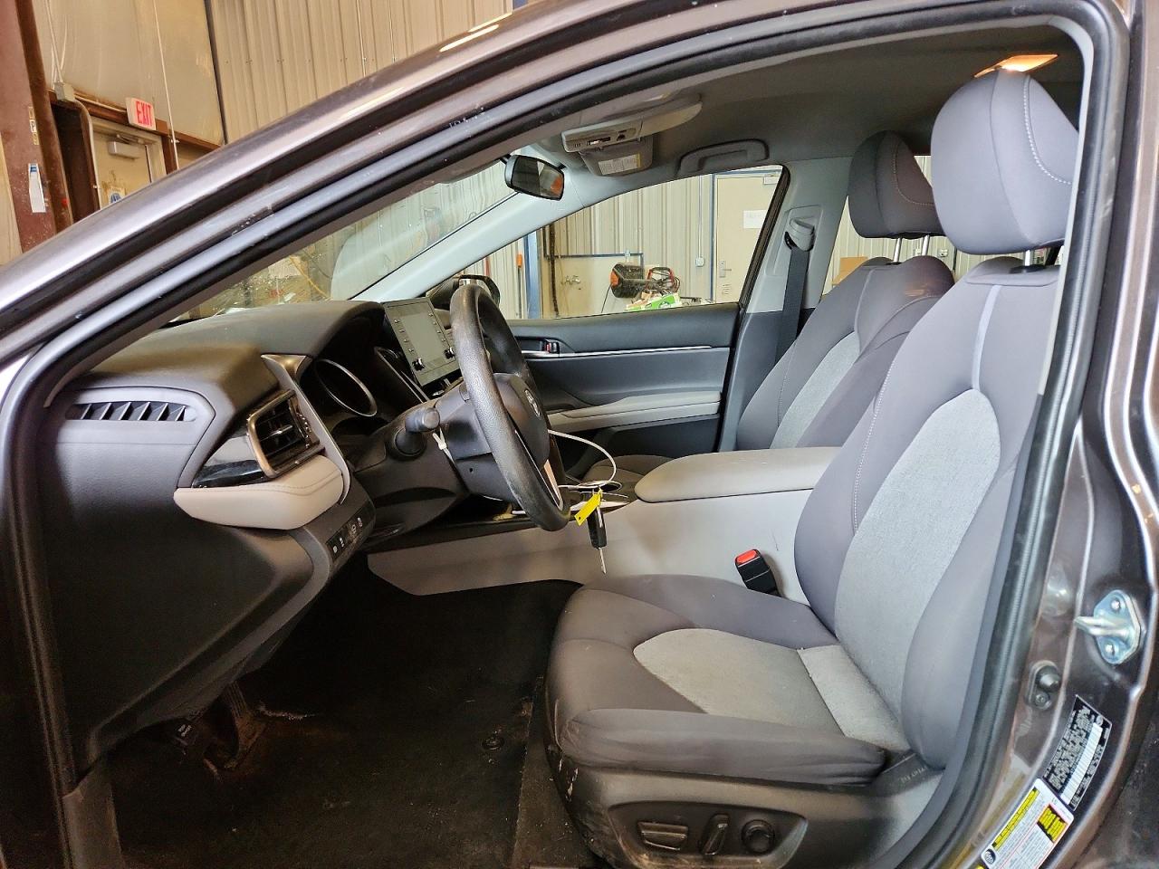 2022 TOYOTA CAMRY LE photo 7