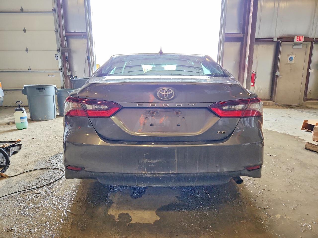 2022 TOYOTA CAMRY LE photo 6