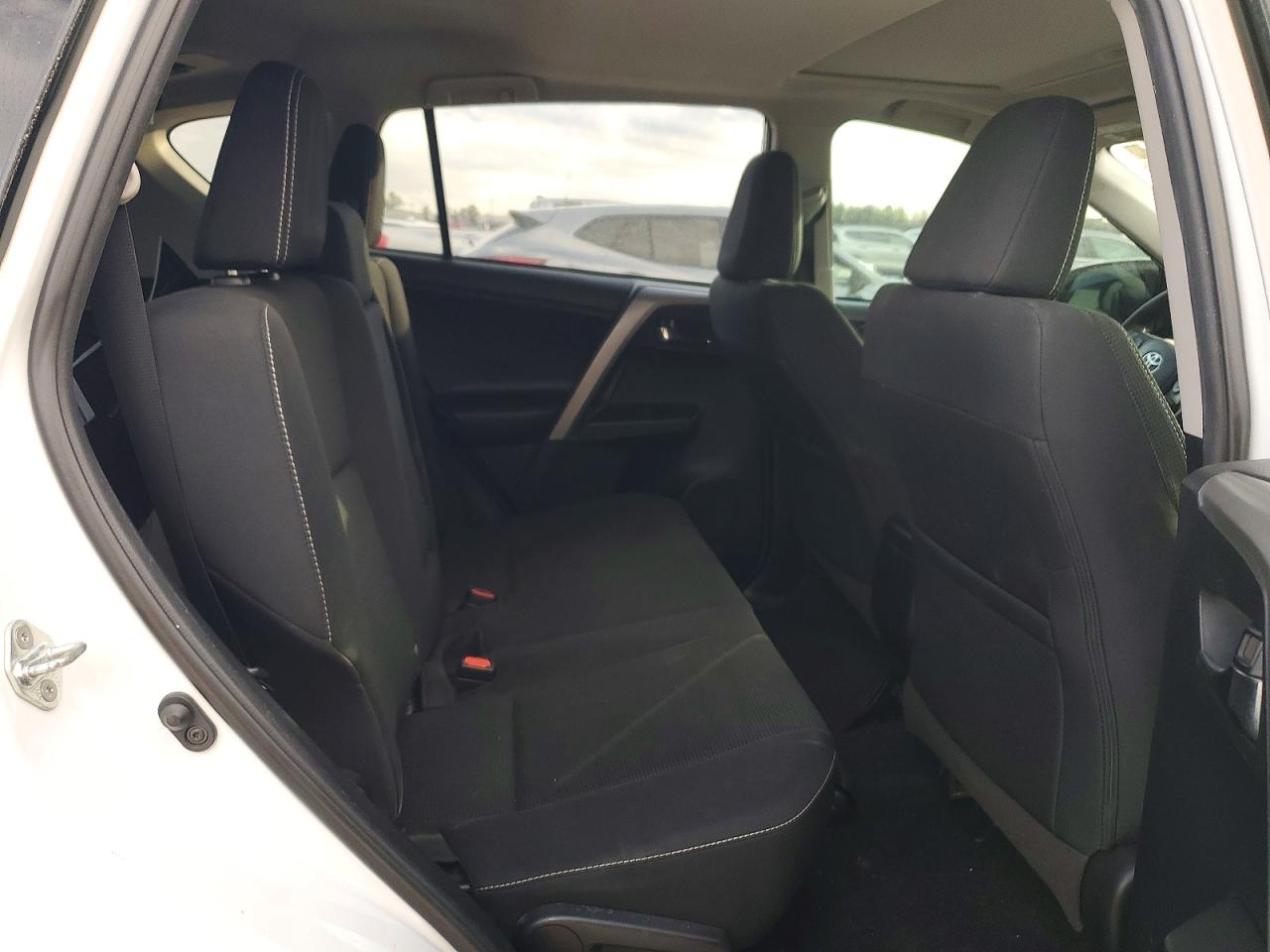 2018 TOYOTA RAV4 XLE photo 10