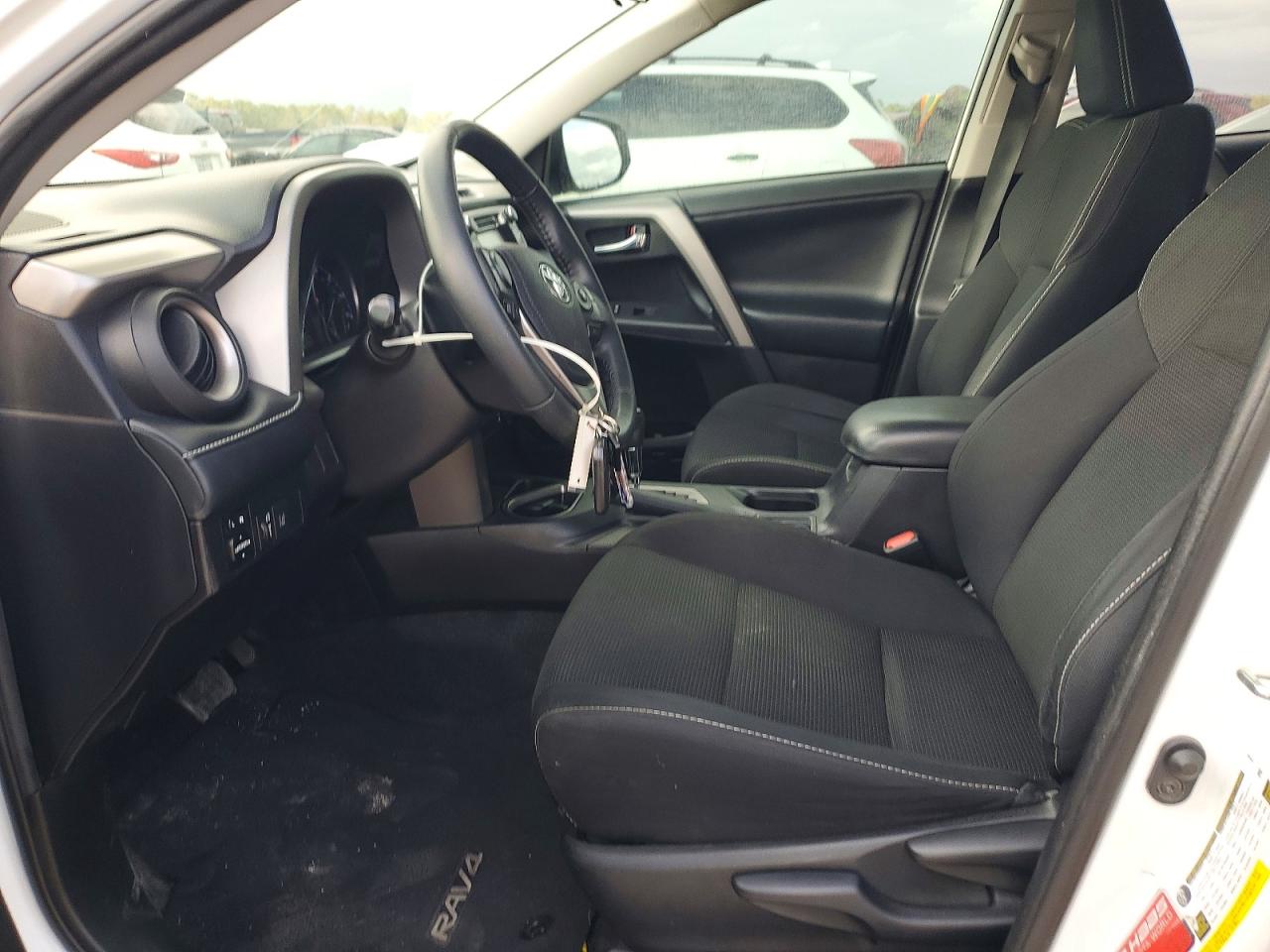 2018 TOYOTA RAV4 XLE photo 7