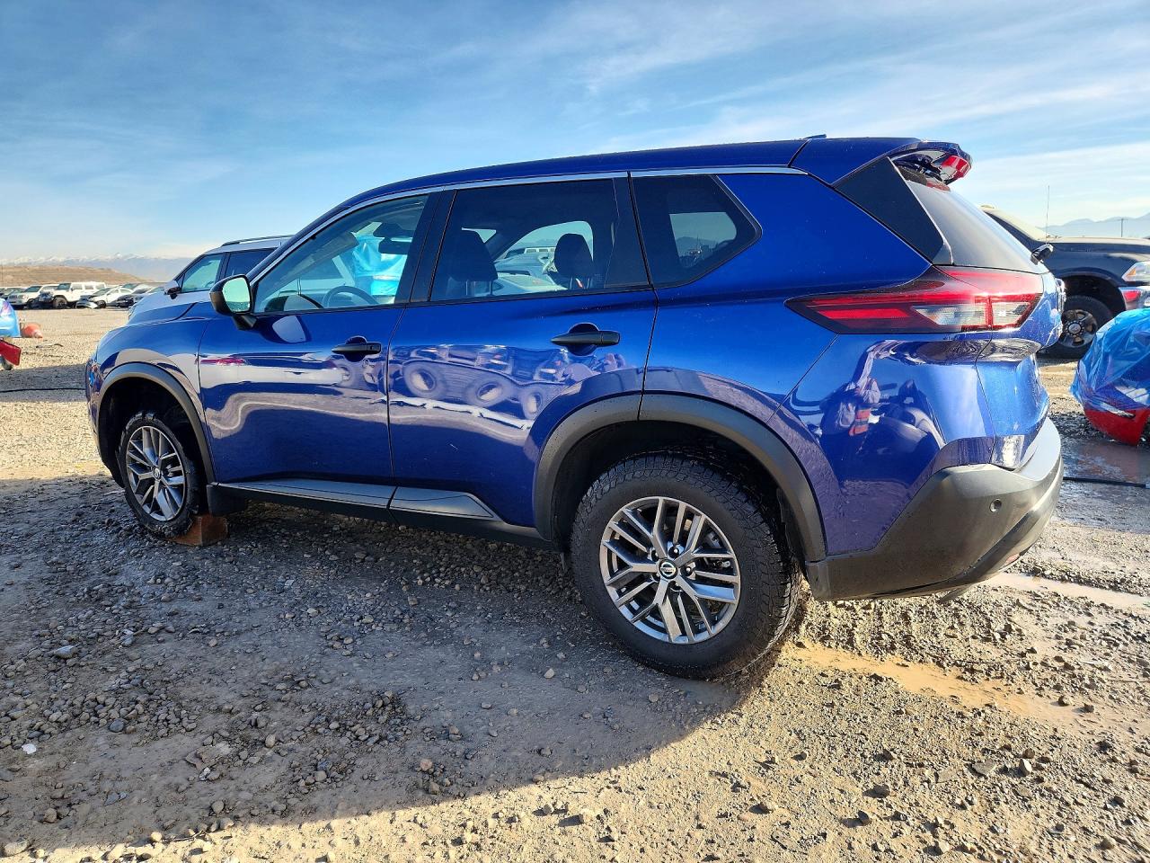 2021 NISSAN ROGUE S photo 2