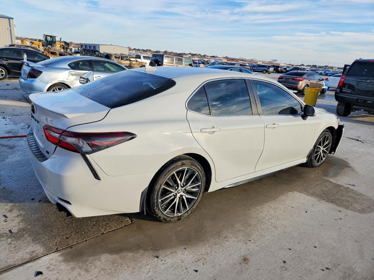 2024 TOYOTA CAMRY SE photo 7