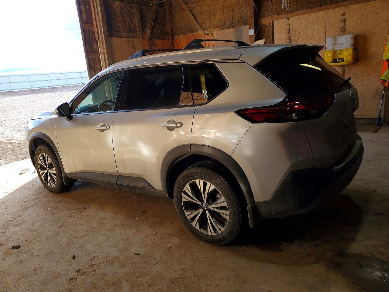 2021 NISSAN ROGUE SV photo 2