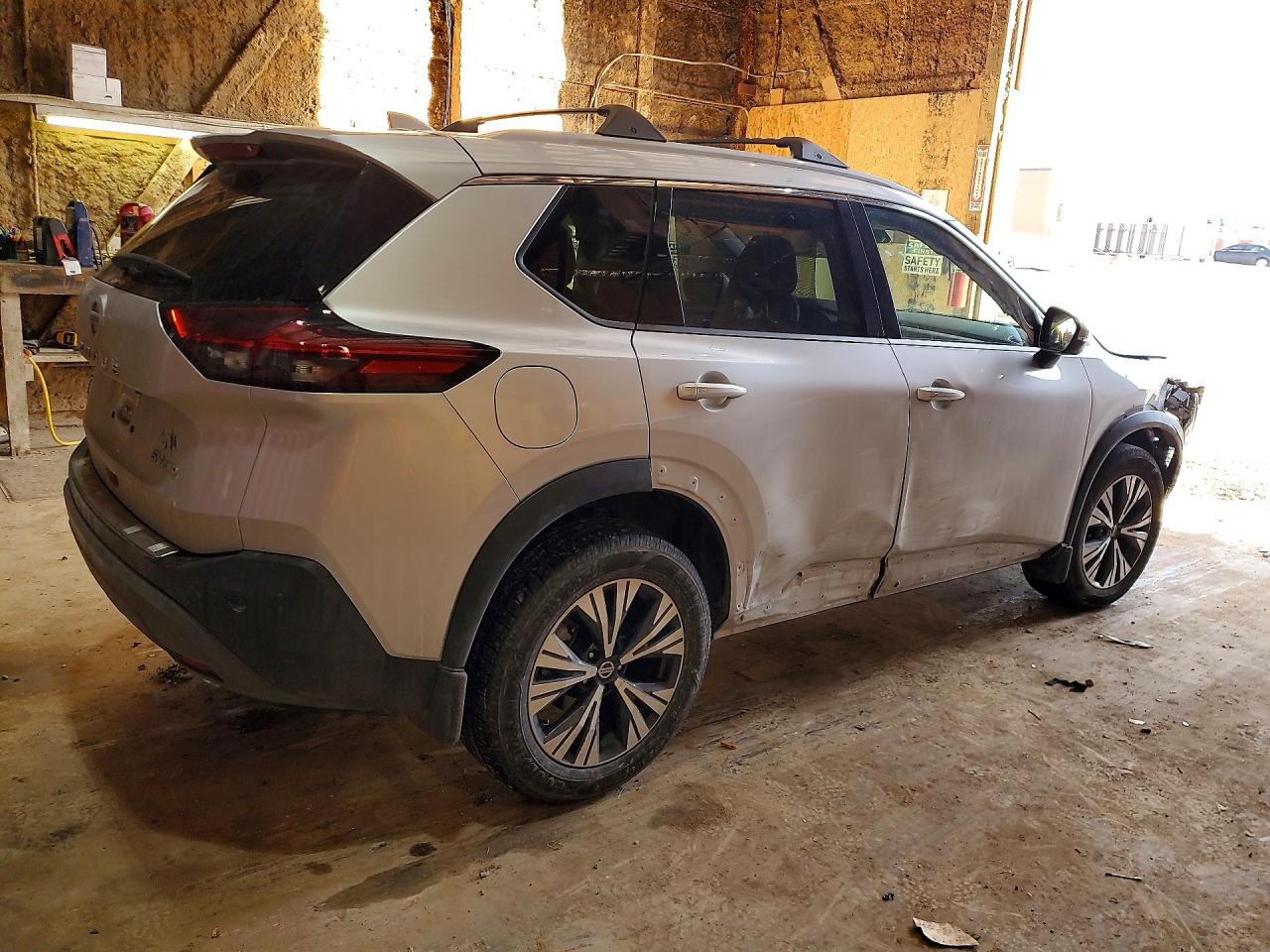 2021 NISSAN ROGUE SV photo 3