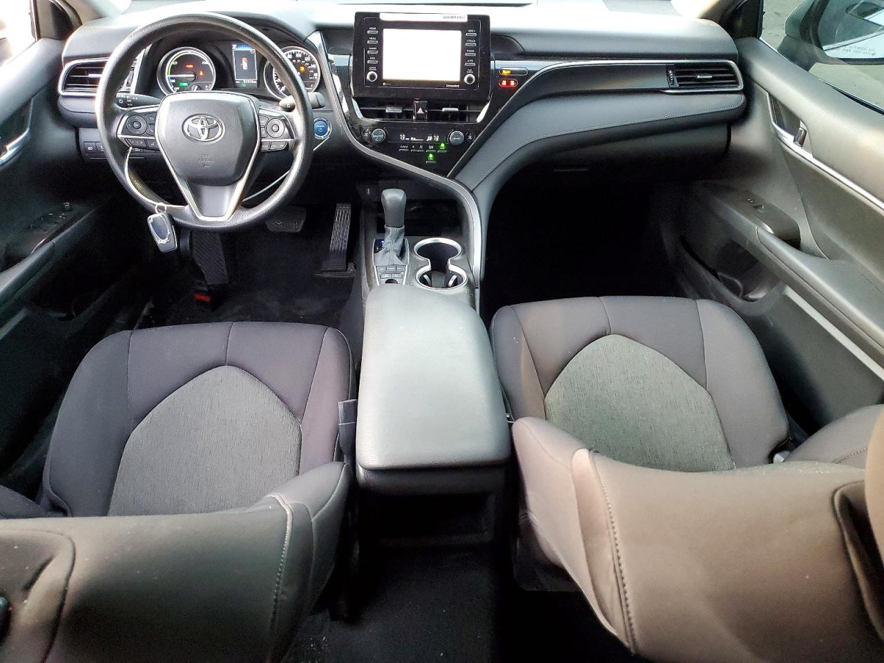 2024 TOYOTA CAMRY LE photo 8