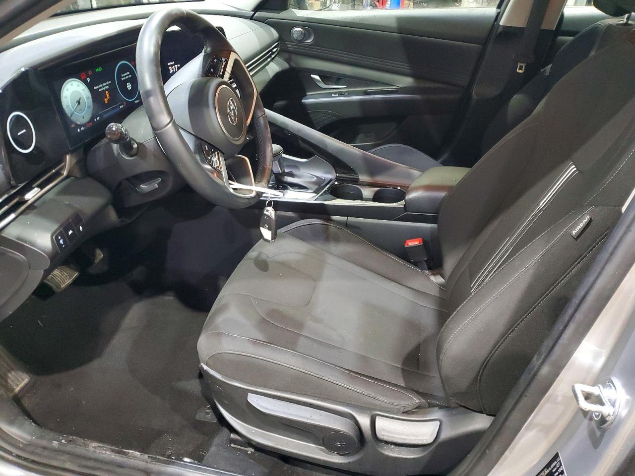 2023 HYUNDAI ELANTRA SEL photo 13