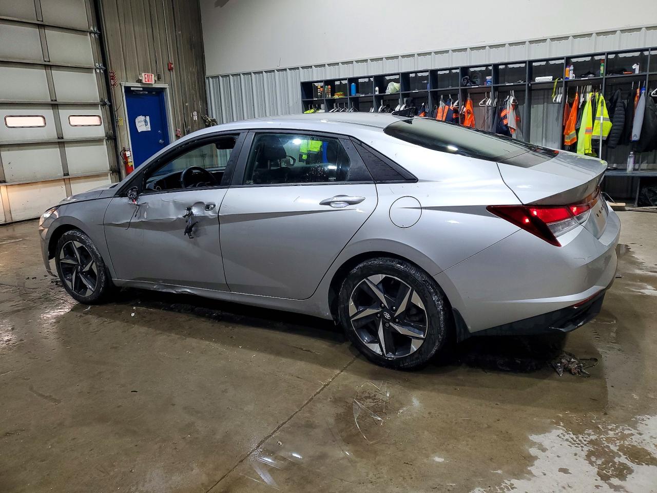 2023 HYUNDAI ELANTRA SEL photo 3