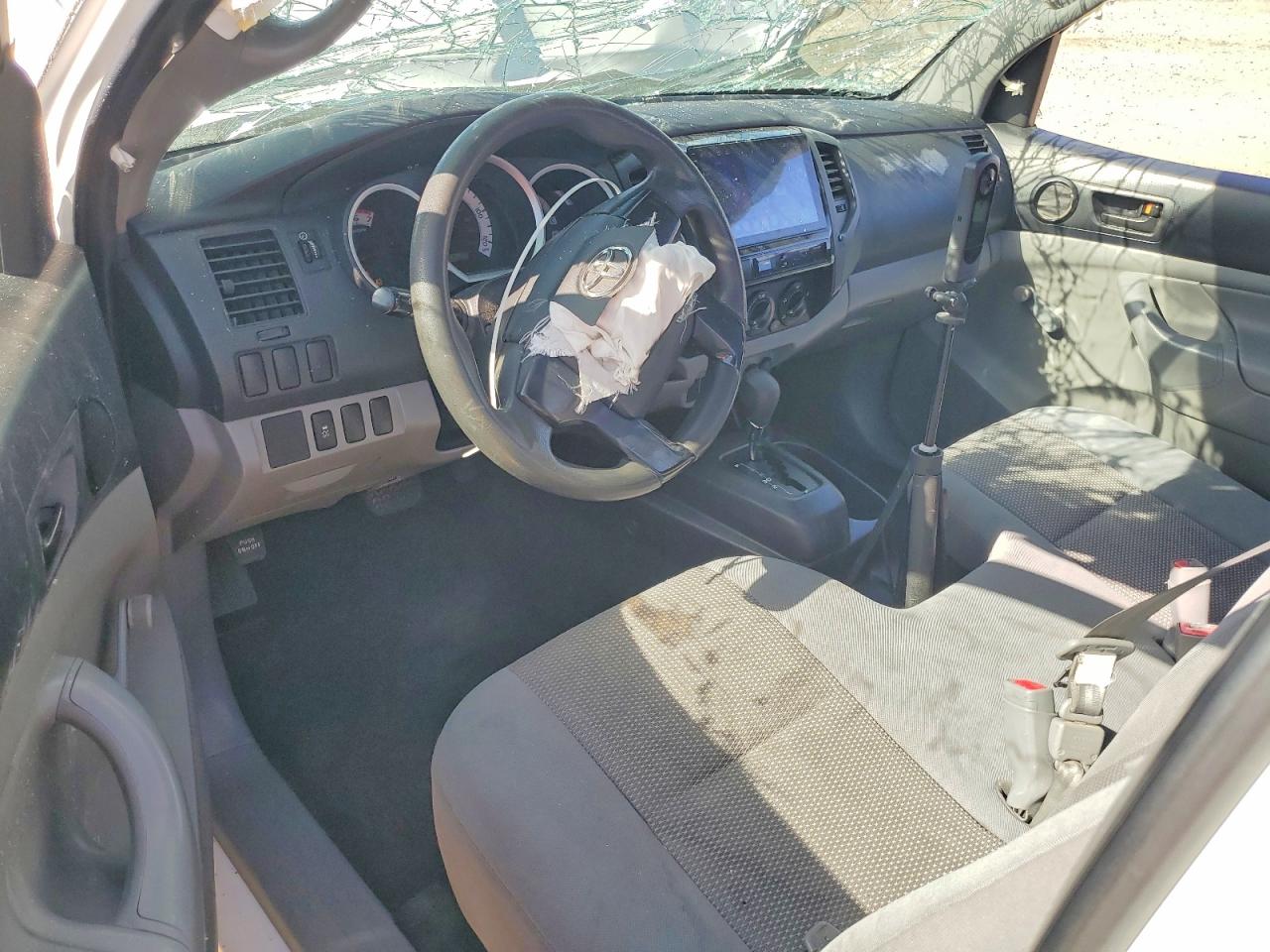 2013 TOYOTA TACOMA photo 22