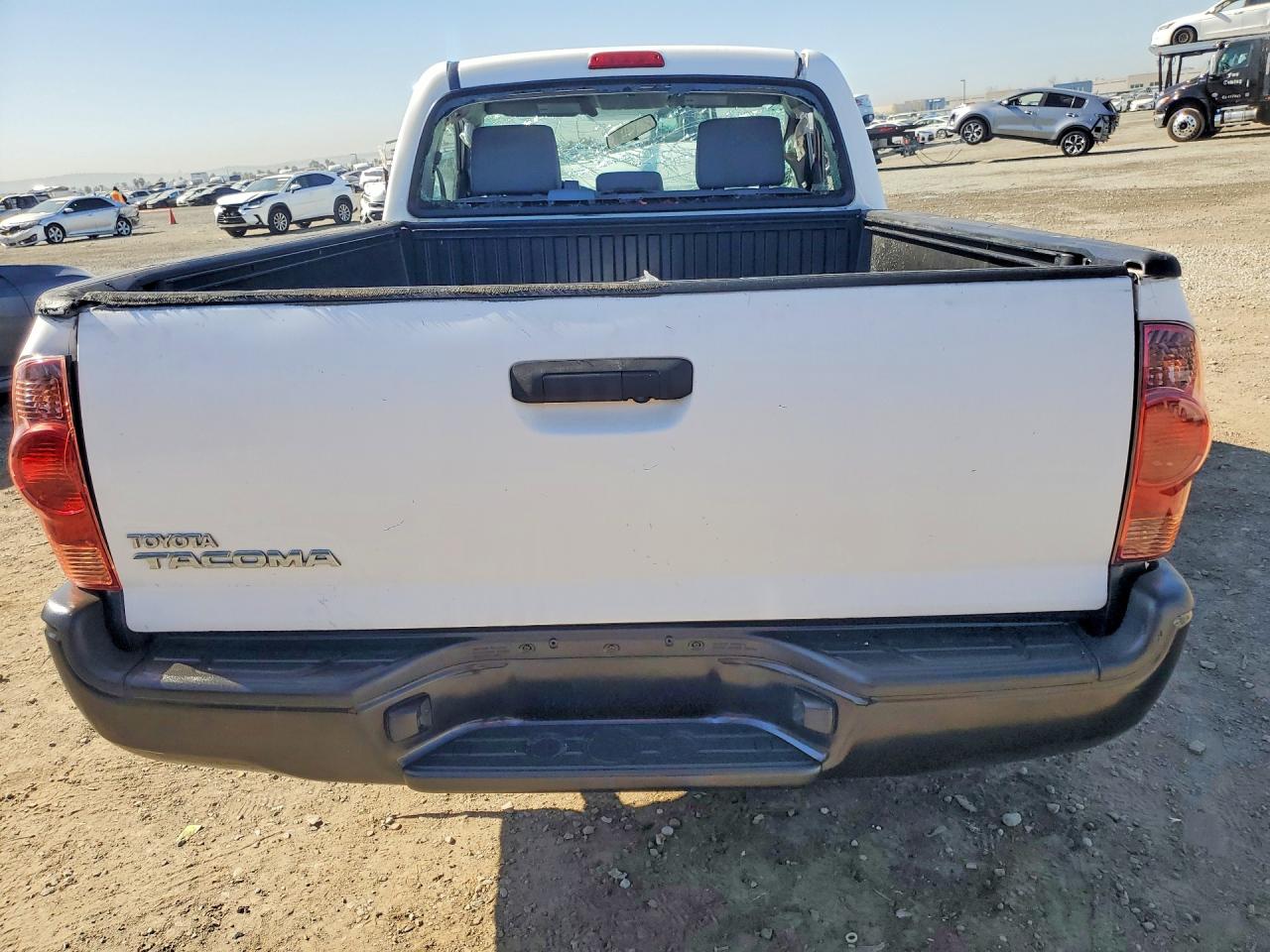 2013 TOYOTA TACOMA photo 16