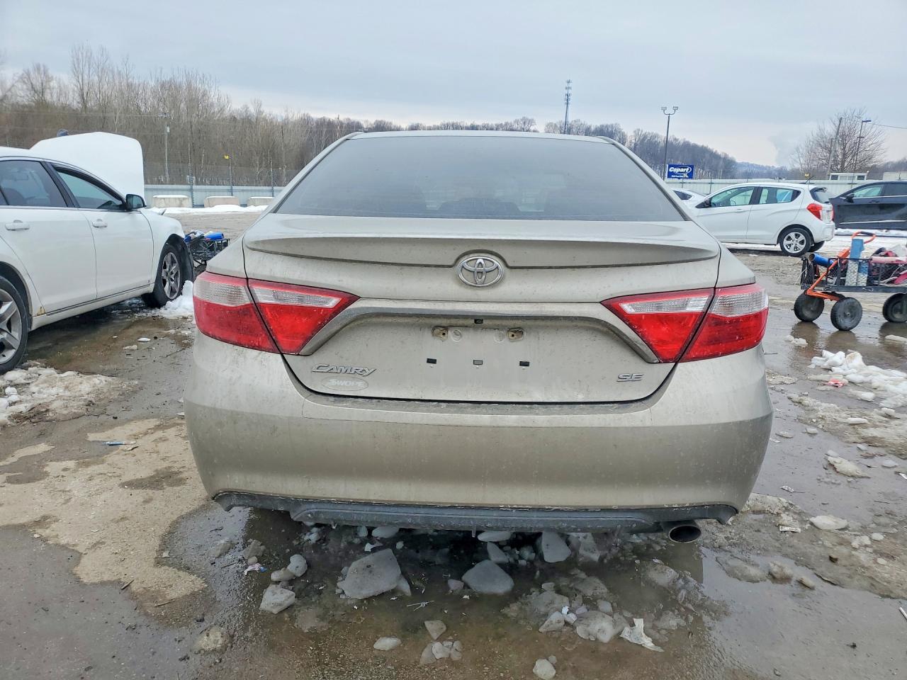2017 TOYOTA CAMRY SE photo 11