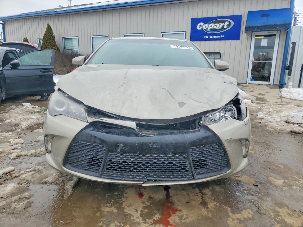 2017 TOYOTA CAMRY SE photo 9