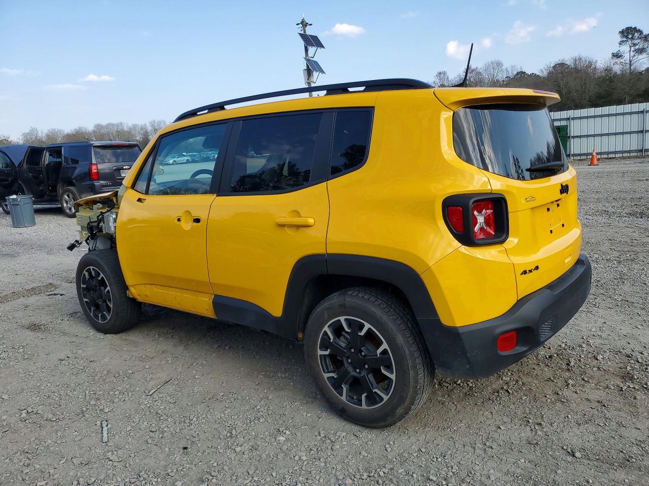 2023 JEEP RENEGADE LATITUDE photo 2