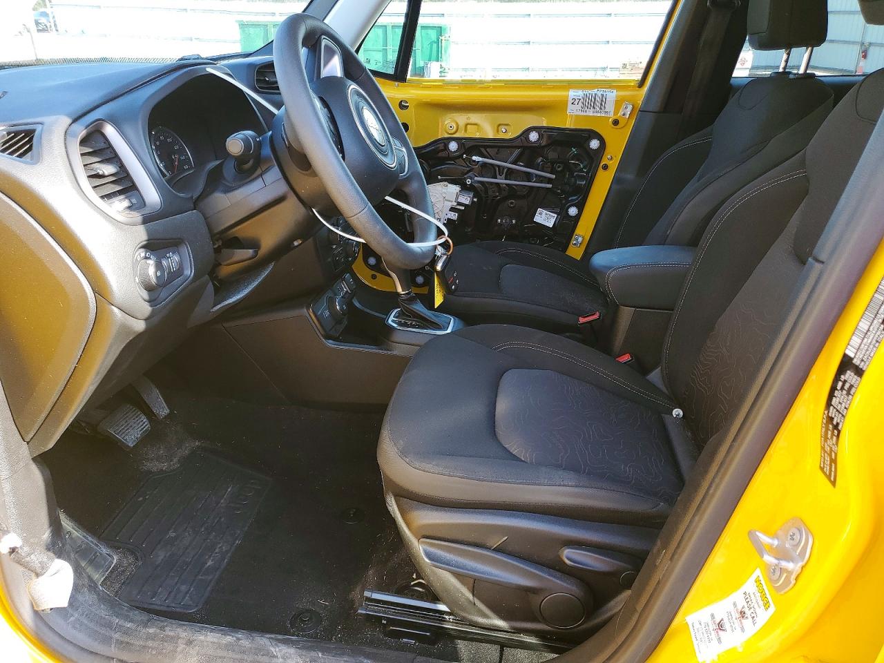 2023 JEEP RENEGADE LATITUDE photo 7