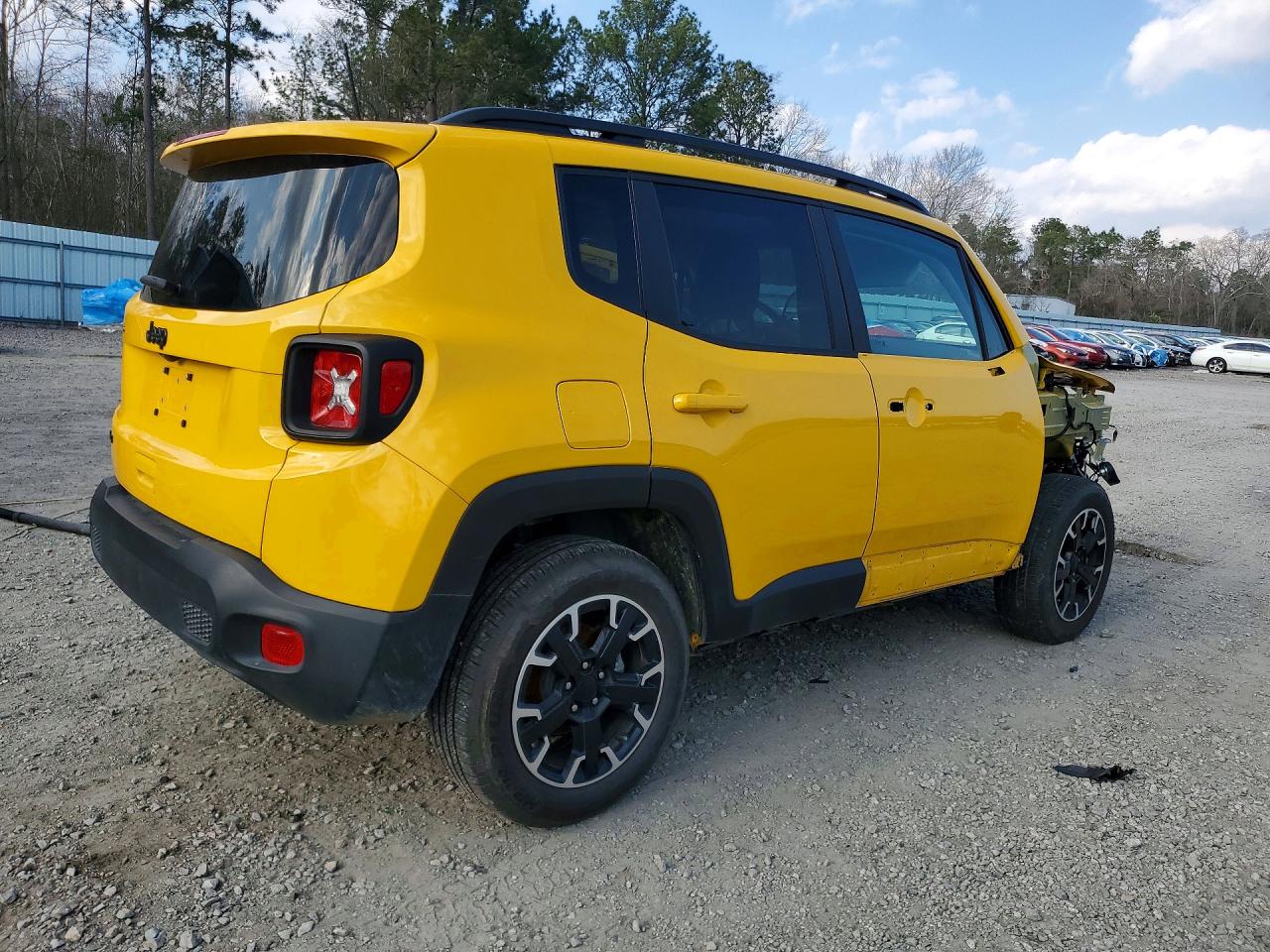 2023 JEEP RENEGADE LATITUDE photo 3