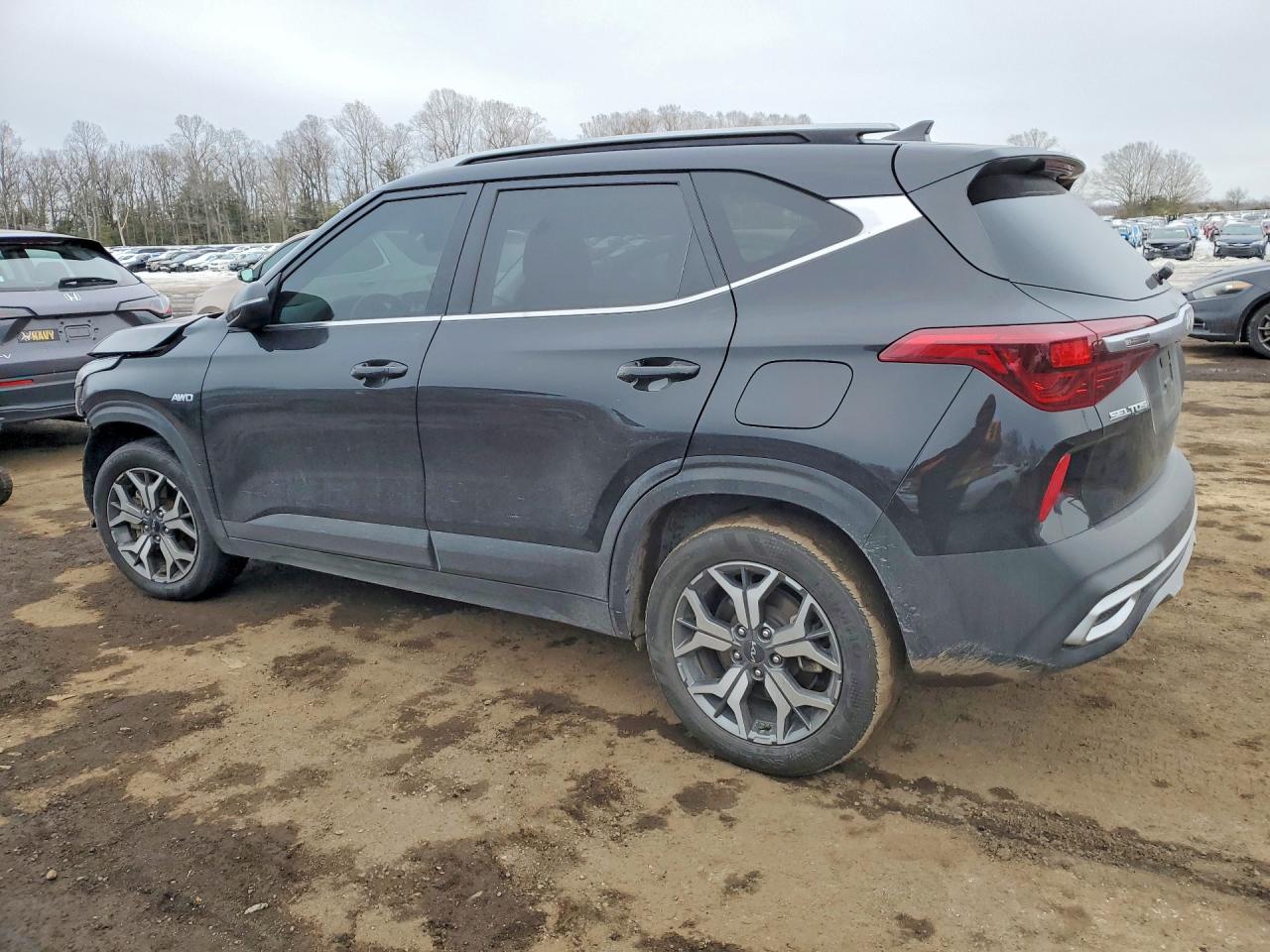 2023 KIA SELTOS EX photo 3