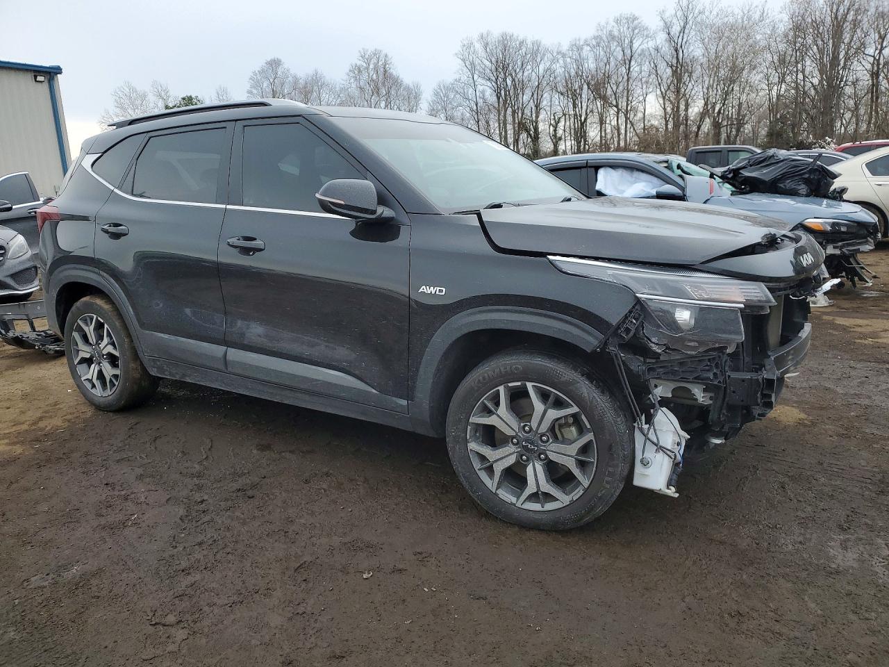 2023 KIA SELTOS EX photo 7