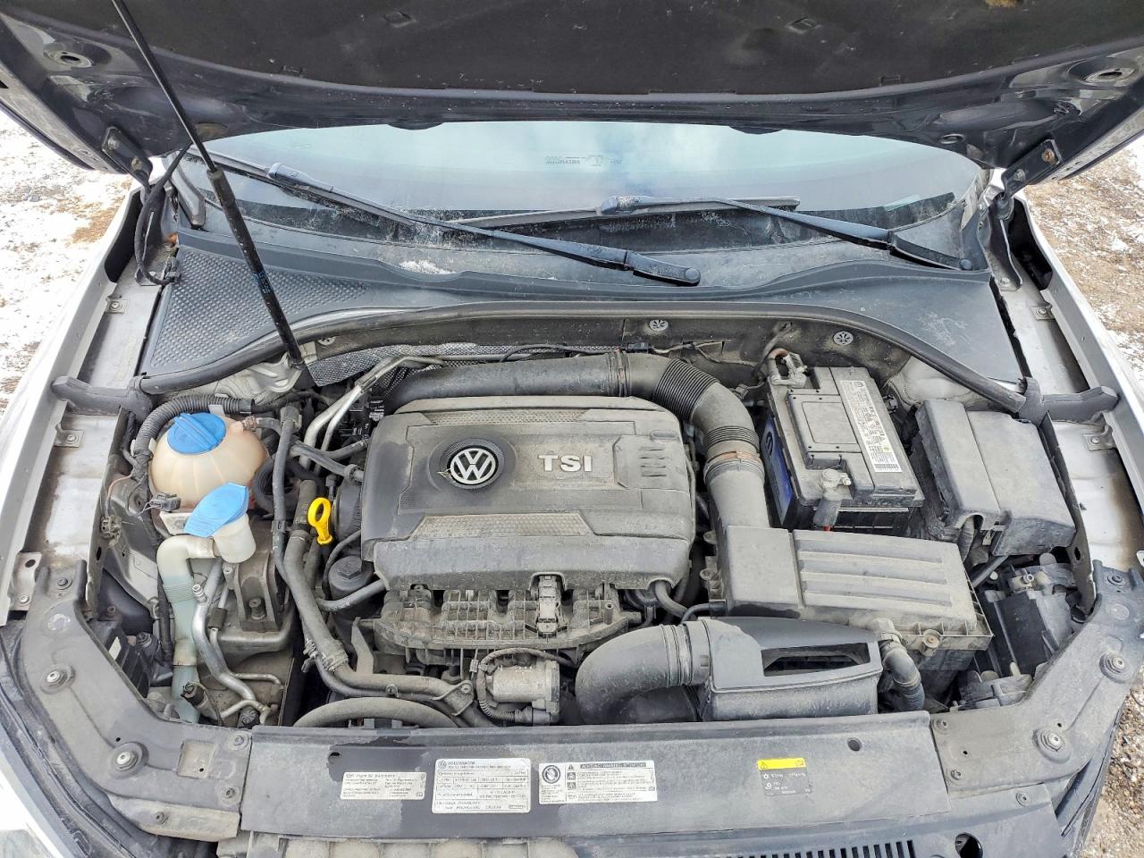 2014 VOLKSWAGEN PASSAT S photo 11