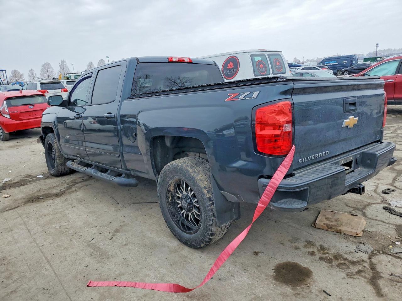 2018 CHEVROLET SILVERADO K1500 LT photo 3