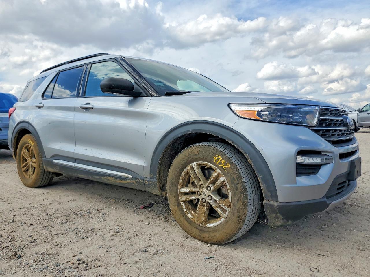 2020 FORD EXPLORER XLT photo 7