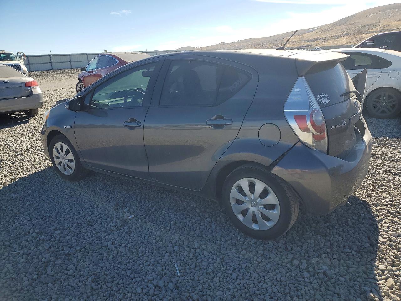 2014 TOYOTA PRIUS C photo 4
