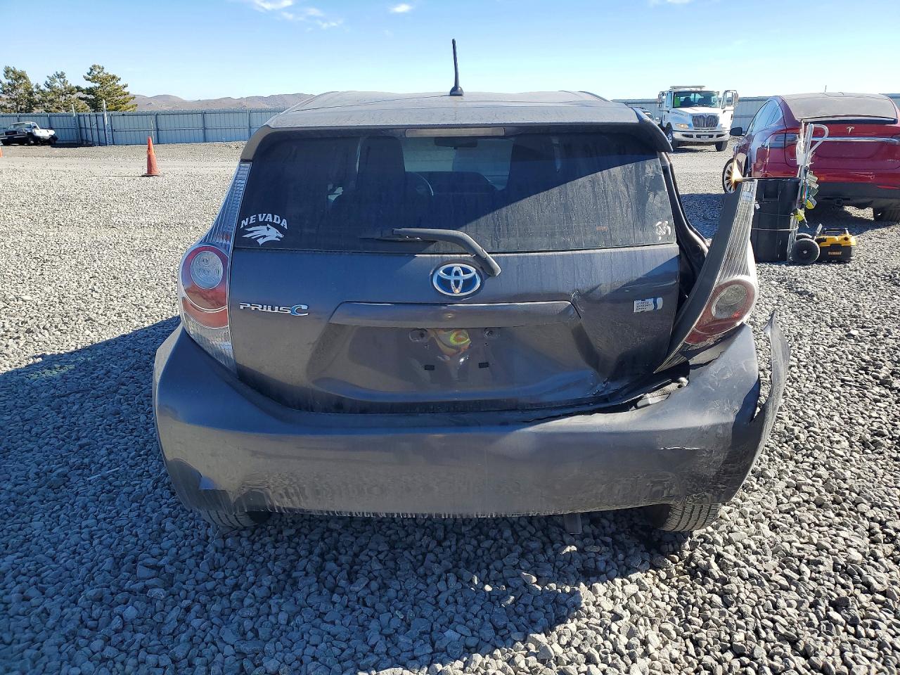 2014 TOYOTA PRIUS C photo 16