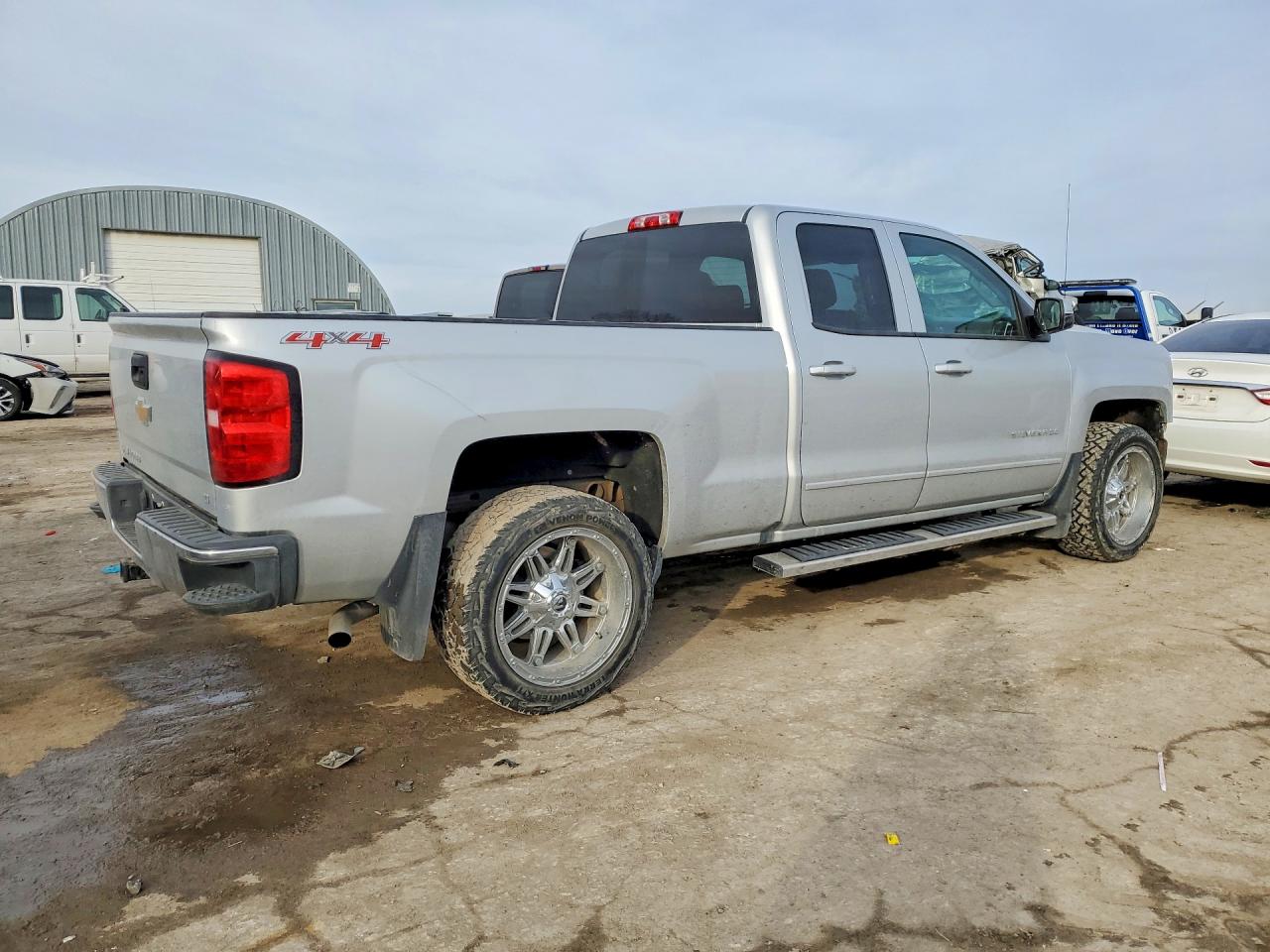 2016 CHEVROLET SILVERADO K1500 LT photo 5