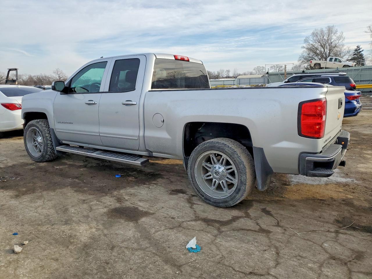 2016 CHEVROLET SILVERADO K1500 LT photo 3