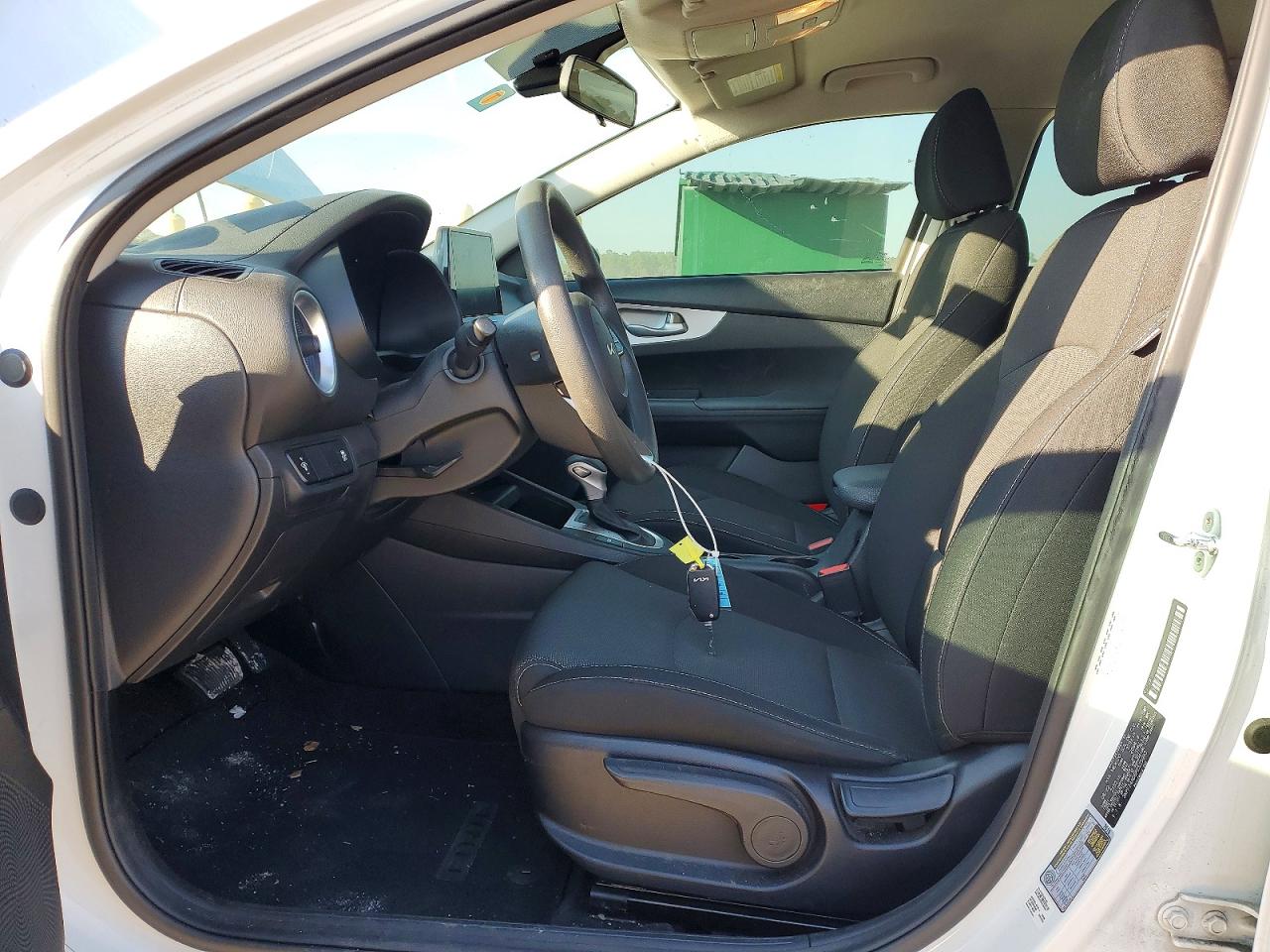 2023 KIA FORTE LX photo 19