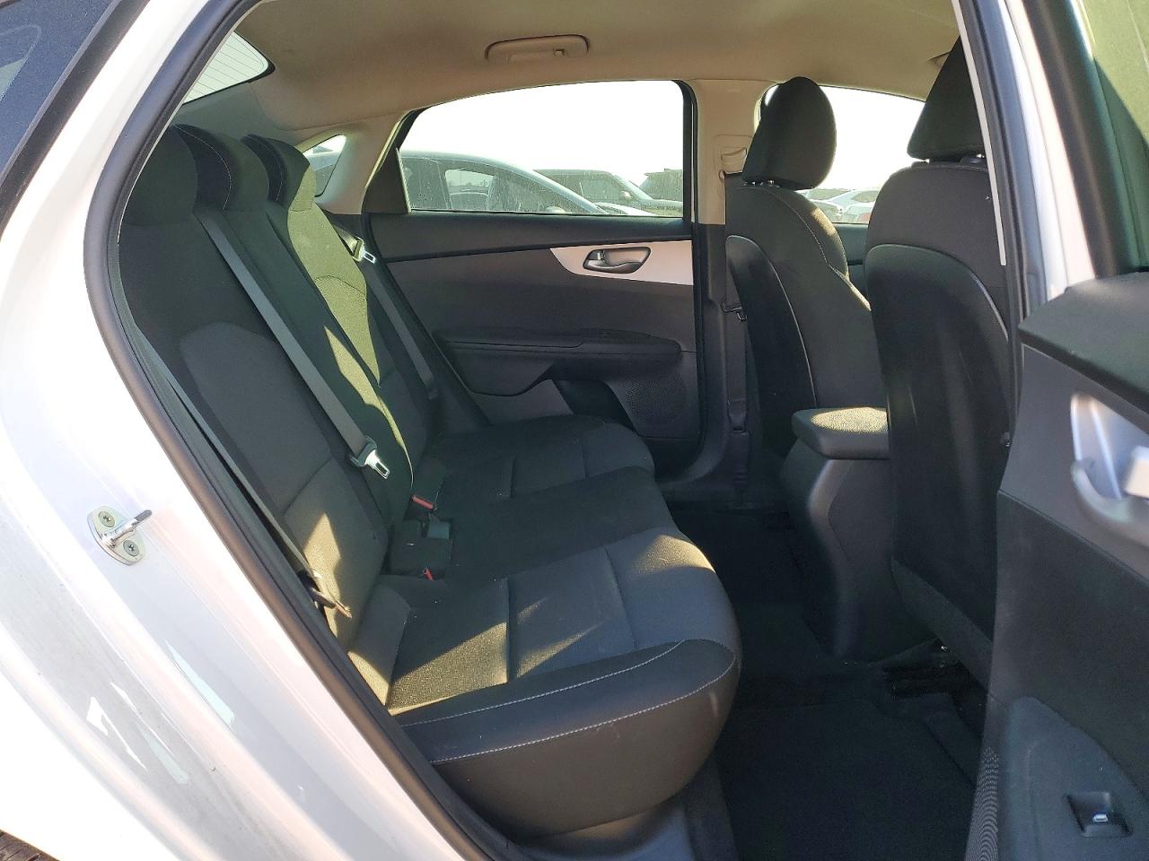 2023 KIA FORTE LX photo 31