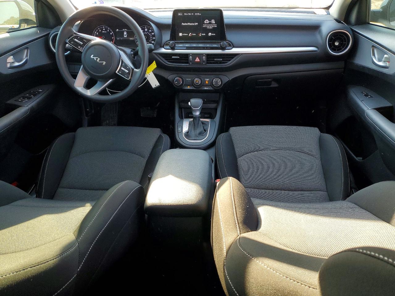 2023 KIA FORTE LX photo 22