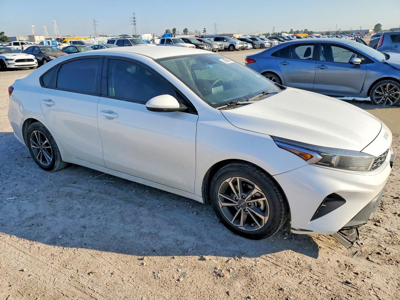 2023 KIA FORTE LX photo 10