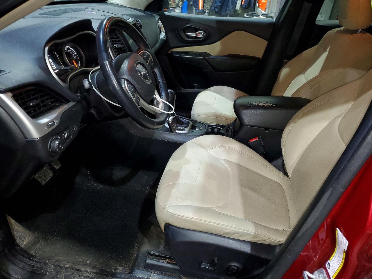 2016 JEEP CHEROKEE LATITUDE photo 13