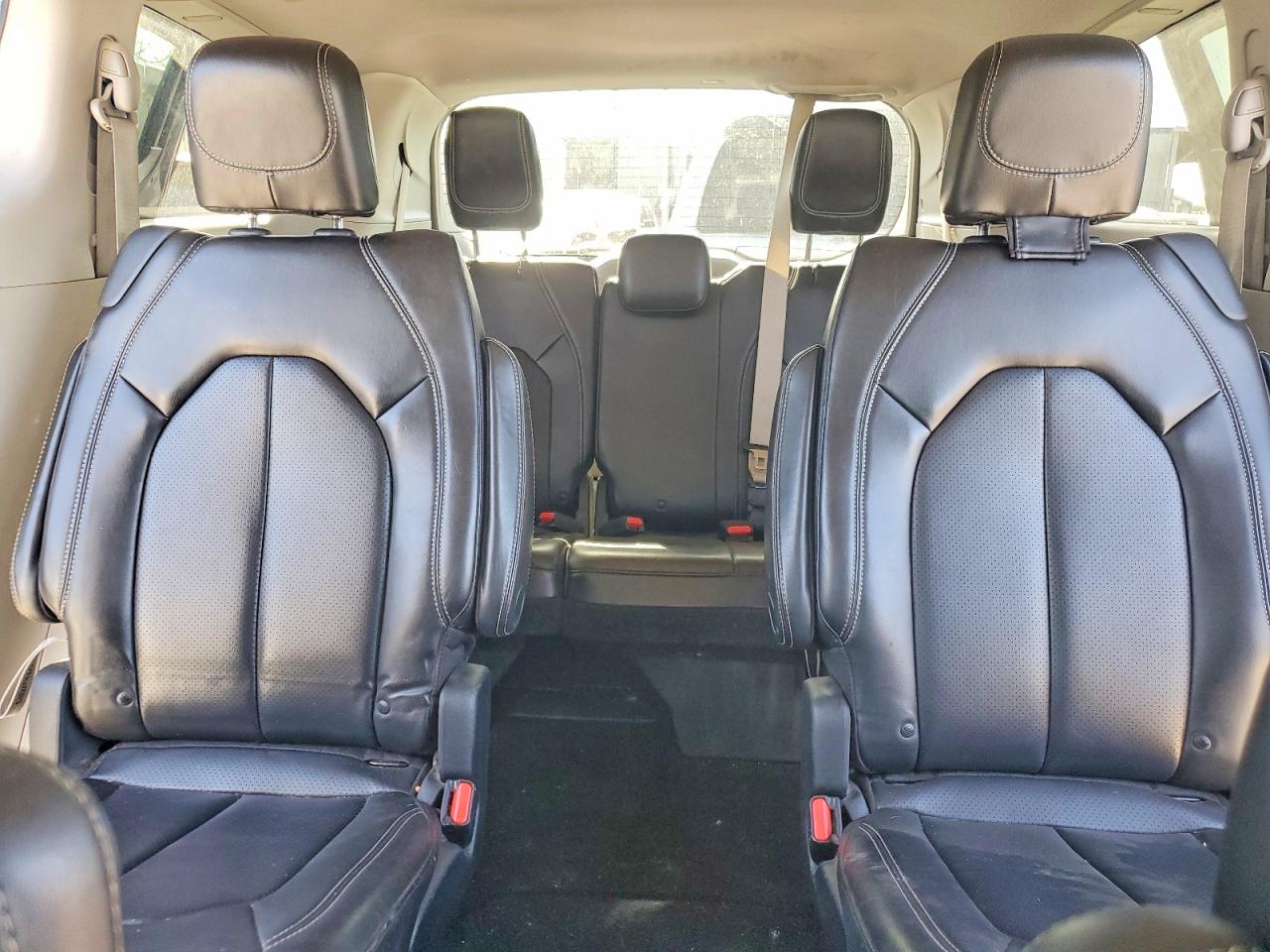 2020 CHRYSLER VOYAGER LXI photo 10