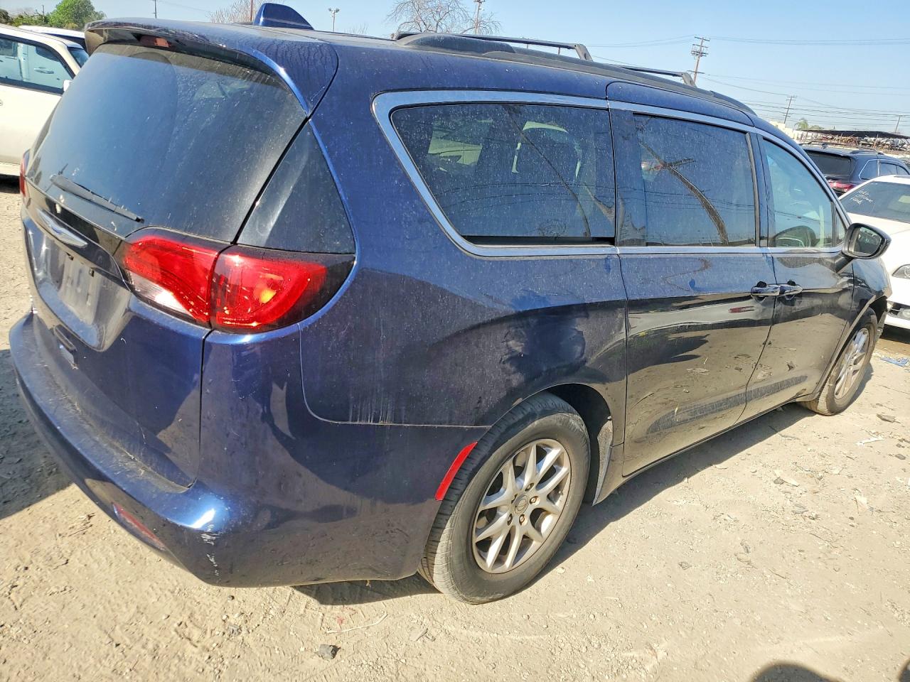 2020 CHRYSLER VOYAGER LXI photo 3