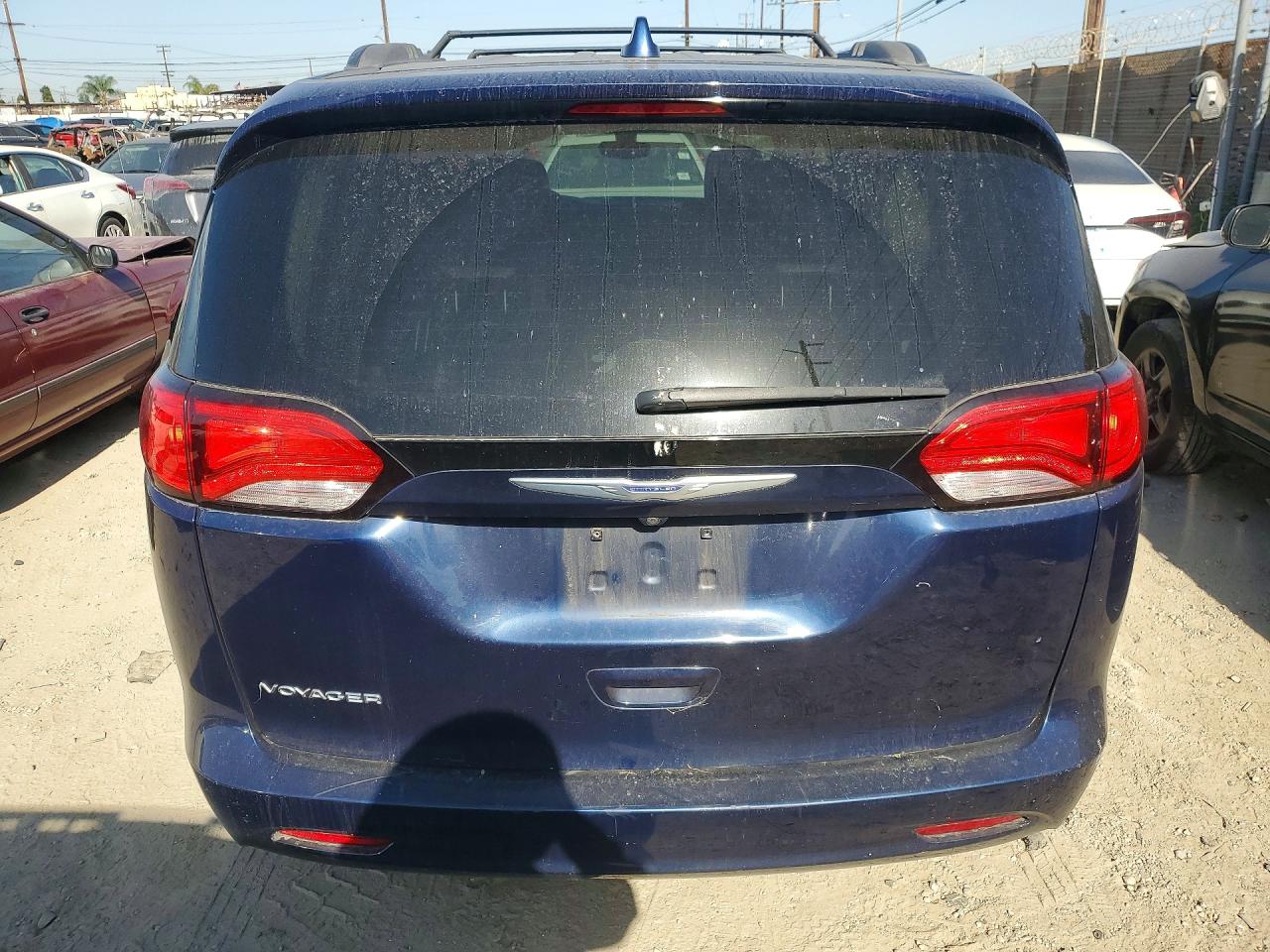 2020 CHRYSLER VOYAGER LXI photo 6