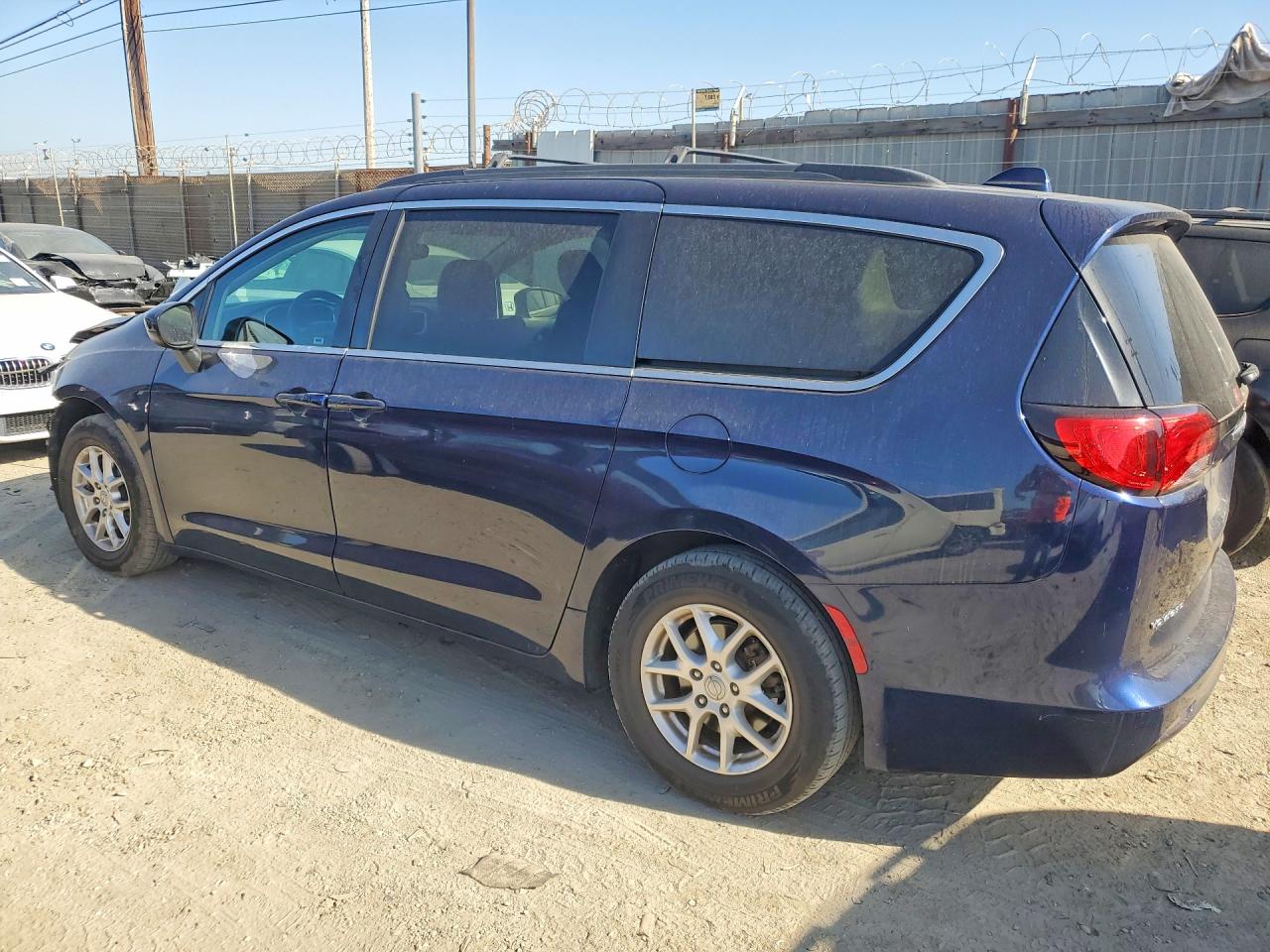 2020 CHRYSLER VOYAGER LXI photo 2